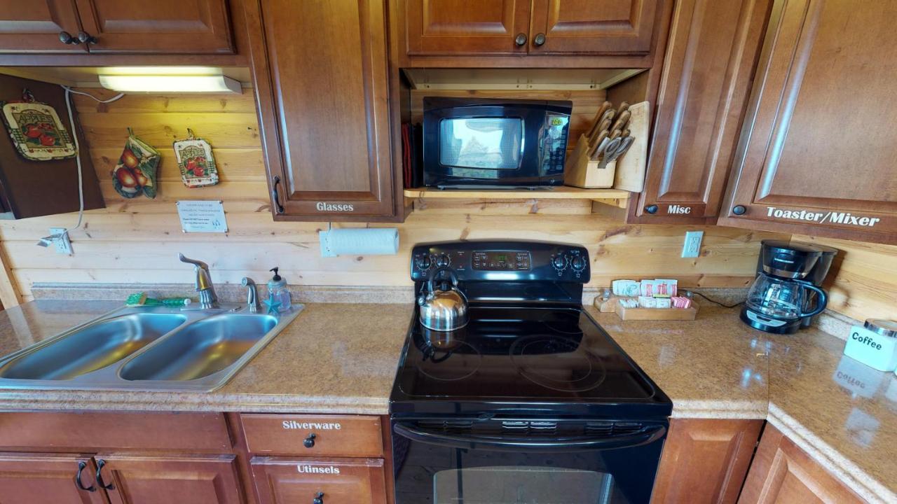 White Pine Cabin By Canyonlands Lodging Монтичело Екстериор снимка