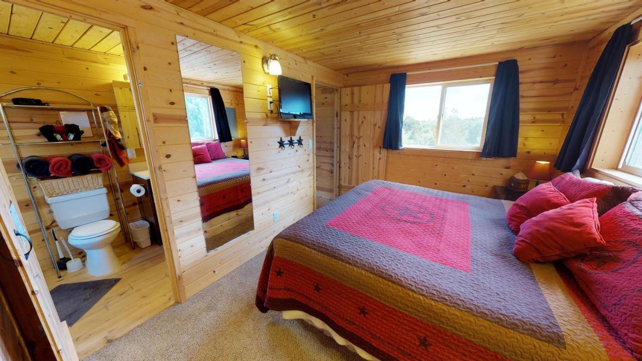 White Pine Cabin By Canyonlands Lodging Монтичело Екстериор снимка