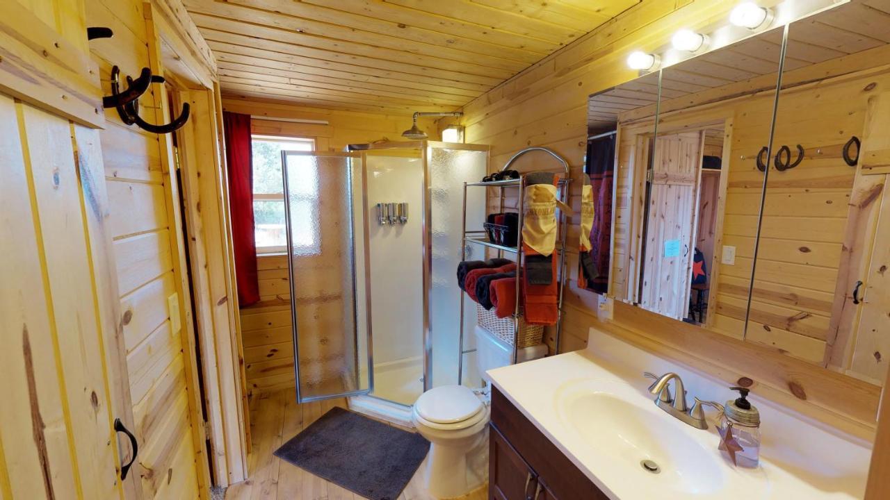 White Pine Cabin By Canyonlands Lodging Монтичело Екстериор снимка